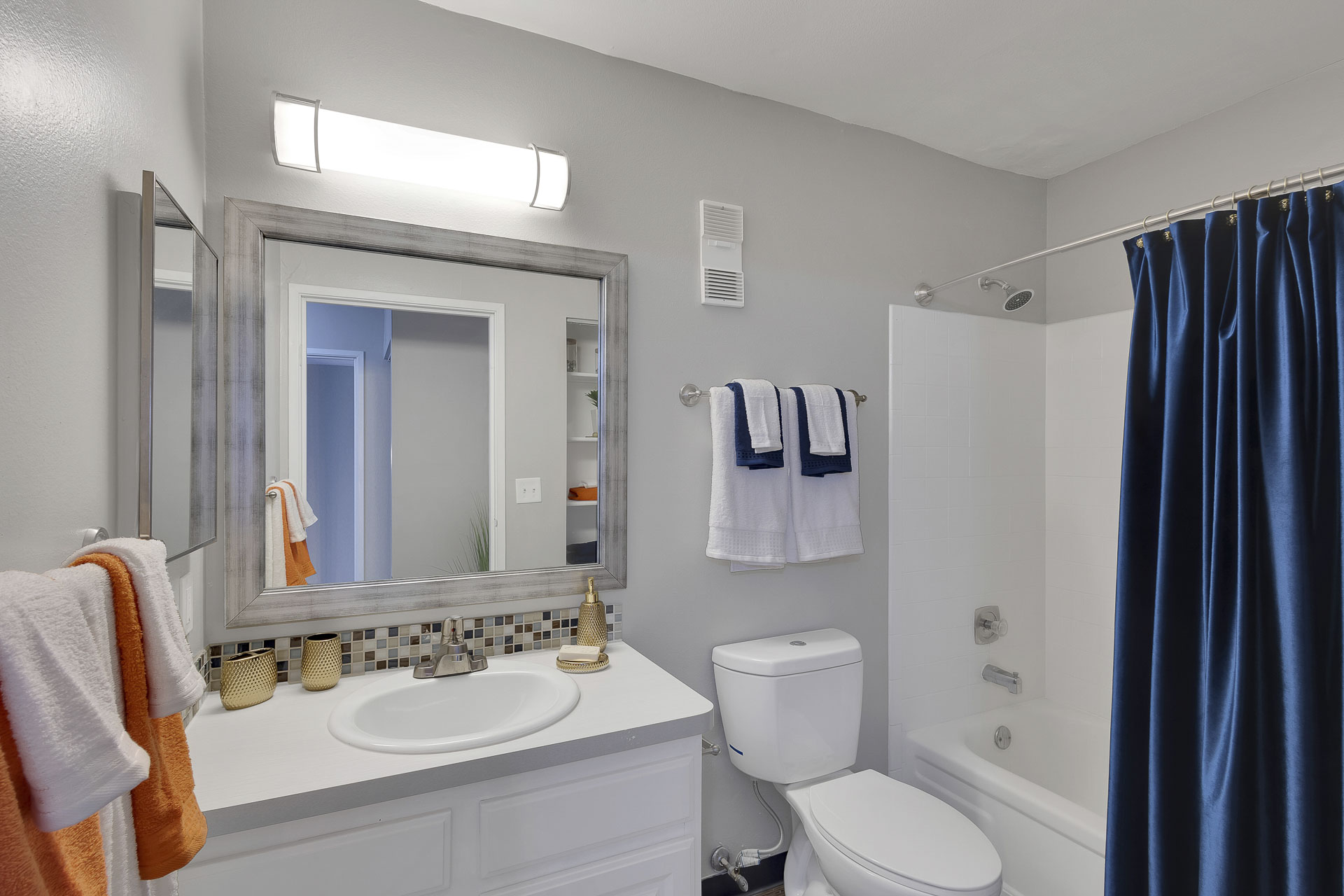 Model Apartment Bathroom